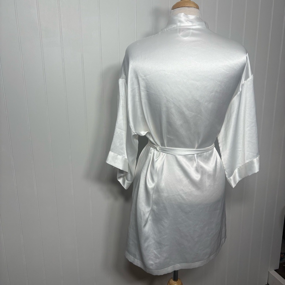 Victoria's Secret Satin Bridal Robe White Kimono Sleeve Lingerie Minimalist - Picture 4 of 8